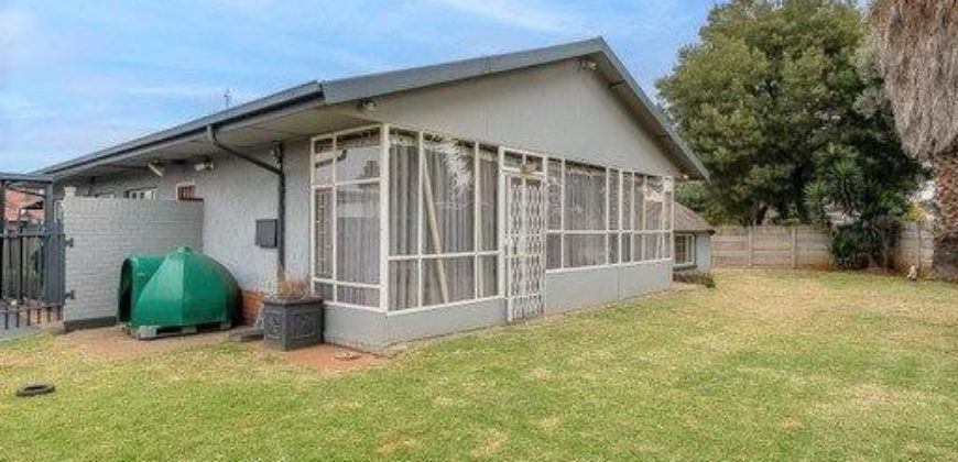 Neat family home in Florentia Alberton this is a home not to be missed