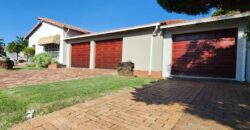 4 bedroom home, 3 garages. Rubenstein Alberton