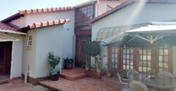 4 bedroom home, 3 garages. Rubenstein Alberton